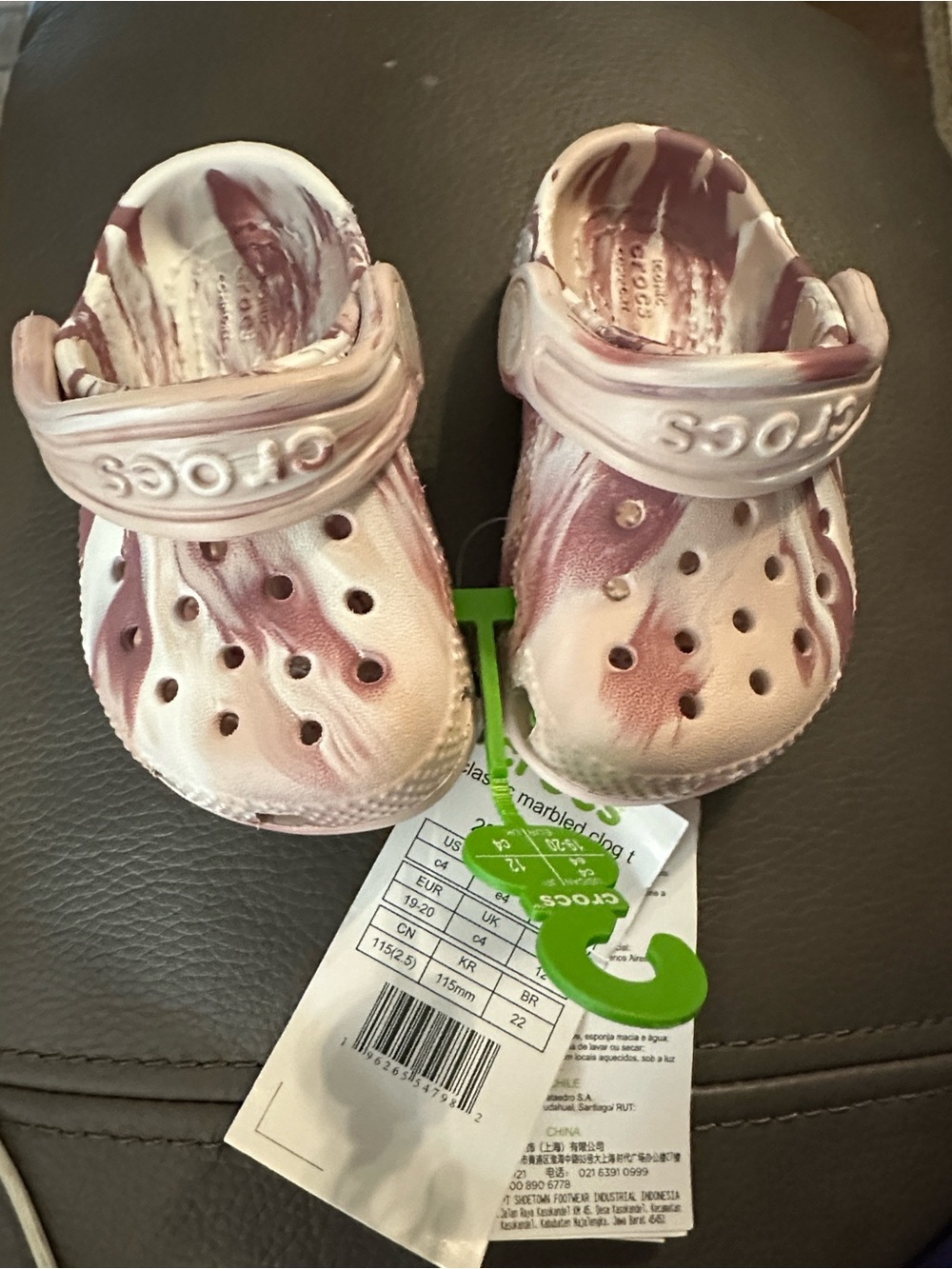 CROCS Kids Marble-Pattern Clogs in Pink and White